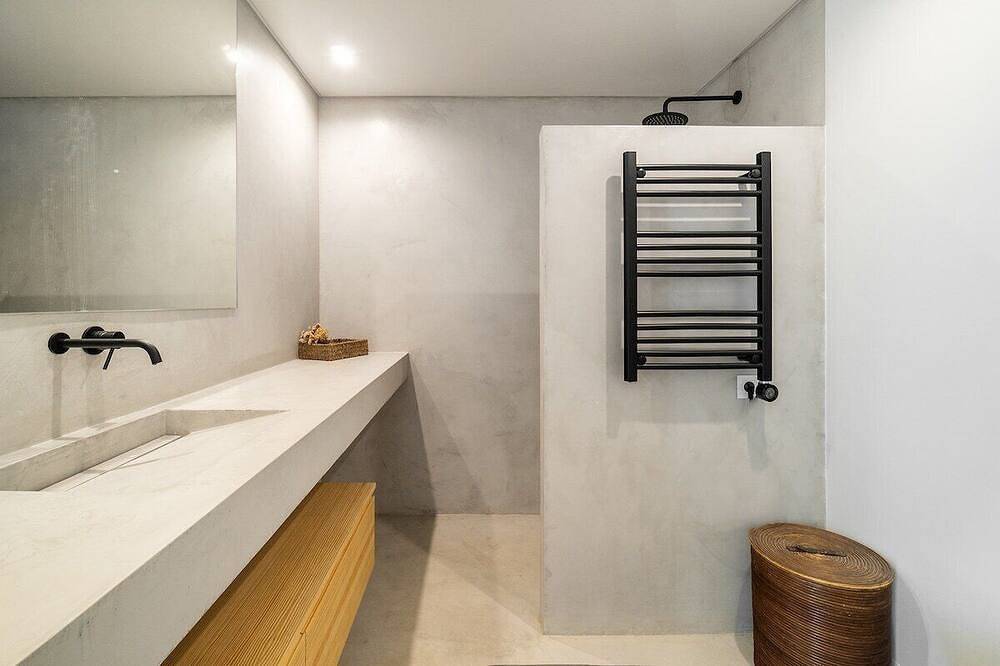 Ganze Wohnung, Beachside bliss: Carcavelos 1Br w/patio & parking in Carcavelos e Parede, Costa de Lisboa