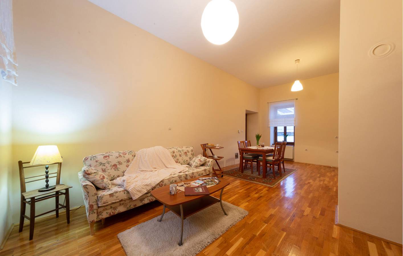 Apartamento vacacional entero, Apartamento de vacaciones para 4 personas con terraza in Prozor, Condado de Lika-Senj