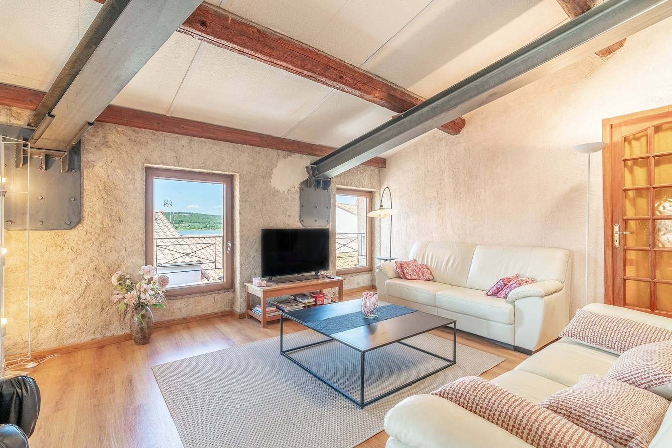 Ganze Wohnung, Appartement „Maison d’Odette“ mit Blick auf den Teich, Wlan und Klimaanlage in Gruissan (Ville), Gruissan