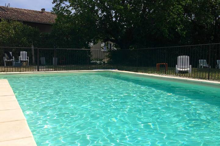 Location de vacances pour 10 personnes, avec Terrasse et Jardin à Valvignères
