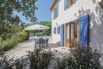 Gîte pour 7 personnes, avec jardin, animaux acceptés à Flassans-sur-Issole