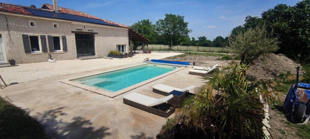 Appartement de vacances pour 4 personnes, avec jardin ainsi que piscine et vue, animaux acceptés en Charente - 3