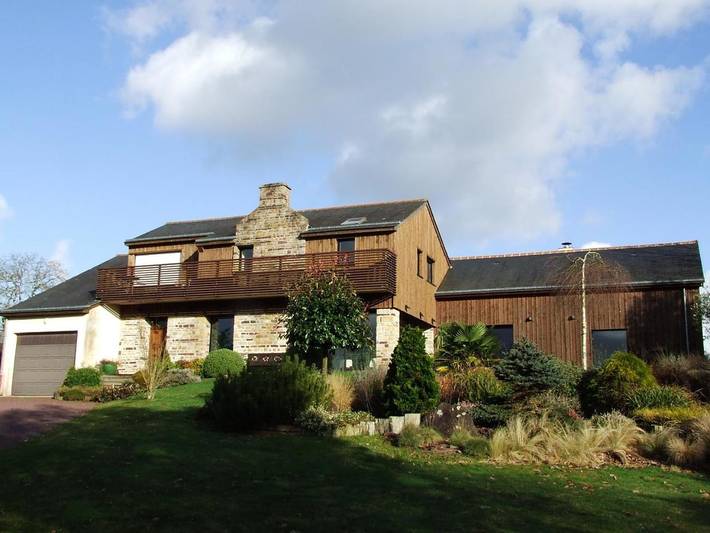 Maison de vacances pour 13 personnes, avec Balcon et Jacuzzi ainsi que Terrasse et Jardin à Paimpont