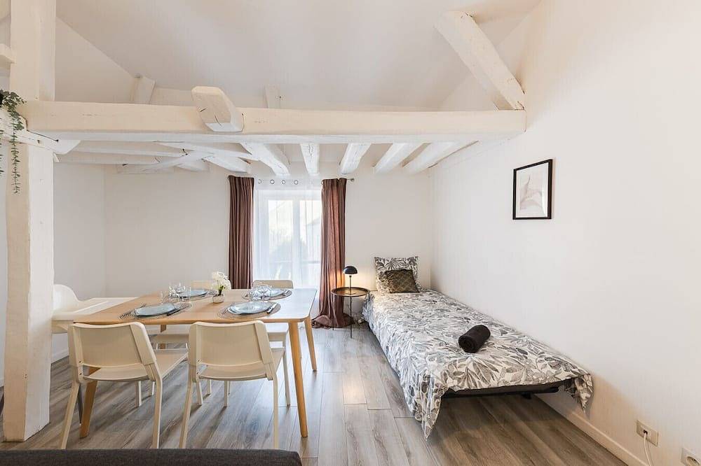 Apartamento entero, La porte de Moret - Sleeps 5 in Moret-sur-Loing, Sena y Marne