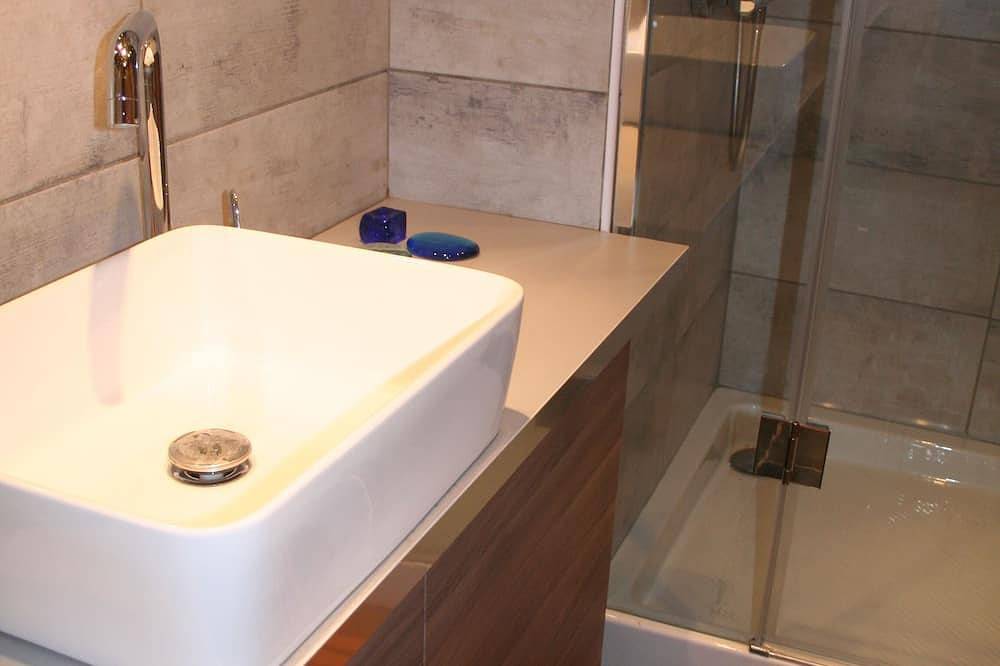 Entire apartment, Roc de Péclet, Balcony facing south, At the foot of the slopes, 4/6 people, 2 bedrooms, separate Wc in Val Thorens, Les Trois Vallées