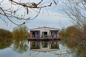 Gîte pour 6 personnes, avec jacuzzi et jardin ainsi que sauna et terrasse à Le Langon