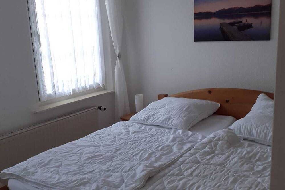 Gemütliches Ferienhaus in Nähe der Elbinsel Krautsand für bis zu fünf Personen. in Drochtersen, Cuxland
