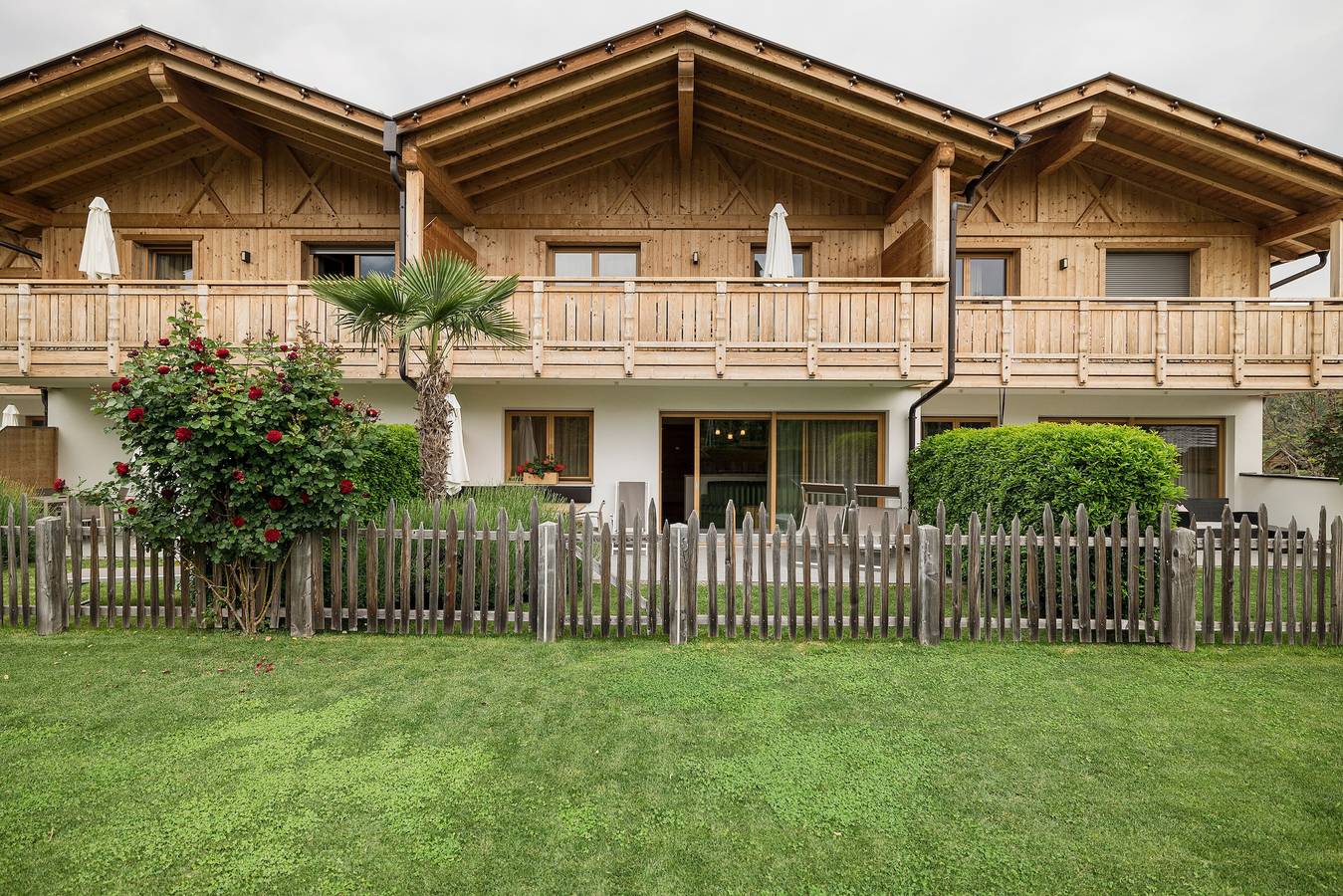Apartamento entero, Chalet '2 55m²' con vistas a la montaña, piscina comunitaria y wifi in Prissian, Tesimo