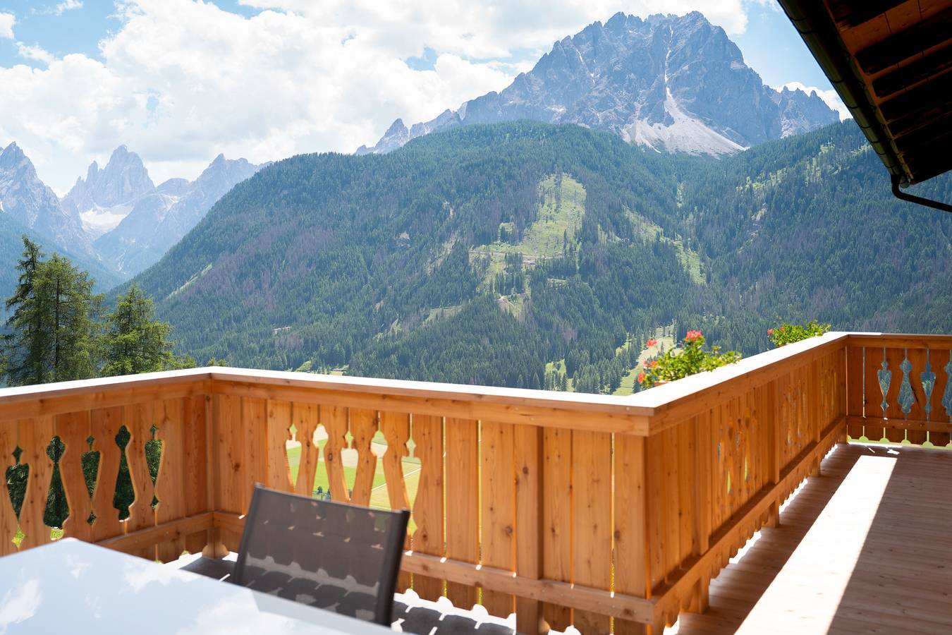 Ganze Wohnung, Ferienwohnung 'Wiese' mit Bergblick, privater Terrasse und Wi-Fi in Sexten, Südtirol