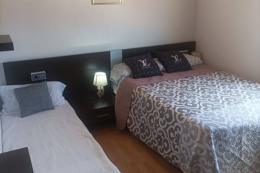 Casa Chalet Villa a solo 30 minutos playa y barcelona in Corbera de Llobregat, Interior de Barcelona