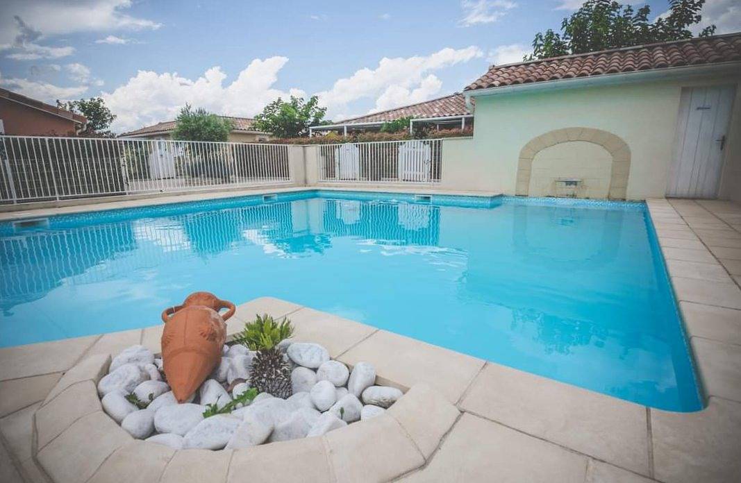 Le Gîte de Macha classé 3 étoiles, ds résidence privée et piscine in Vallon-Pont-d'Arc, Ardèche