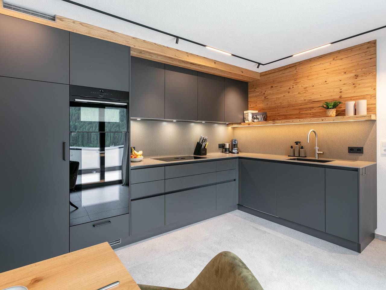 Ganze Wohnung, Luxuriöse Wohnung mit Kaminofen in Lechtaler Alpen, Pettneu am Arlberg