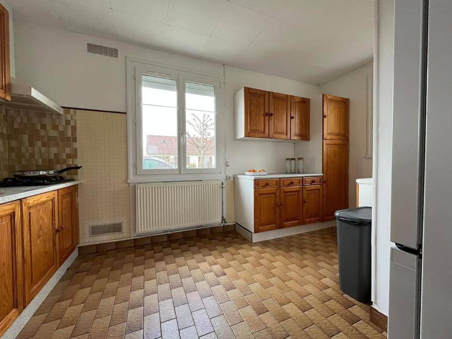 Appartement entier, Maisonnette - jardin extérieur in Champagne-sur-Seine, Seine-et-Marne