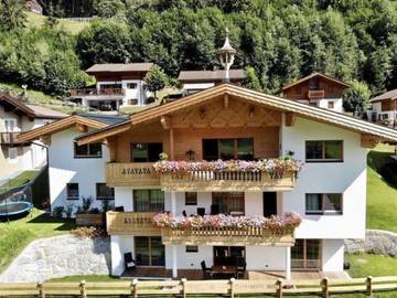 Hütte für 6 Personen, mit Sauna und Balkon, kinderfreundlich in Wald im Pinzgau