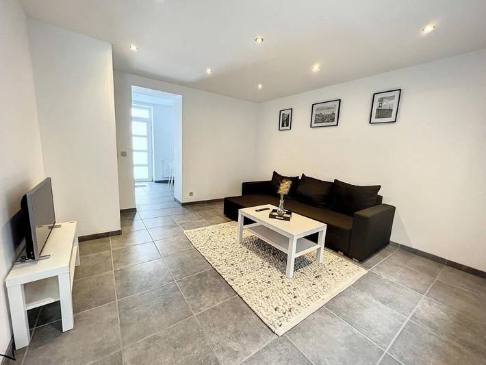 Location de vacances pour 6 personnes, avec terrasse et jardin, animaux acceptés dans Aéroport de Charleroi Bruxelles Sud Gosselies - 4