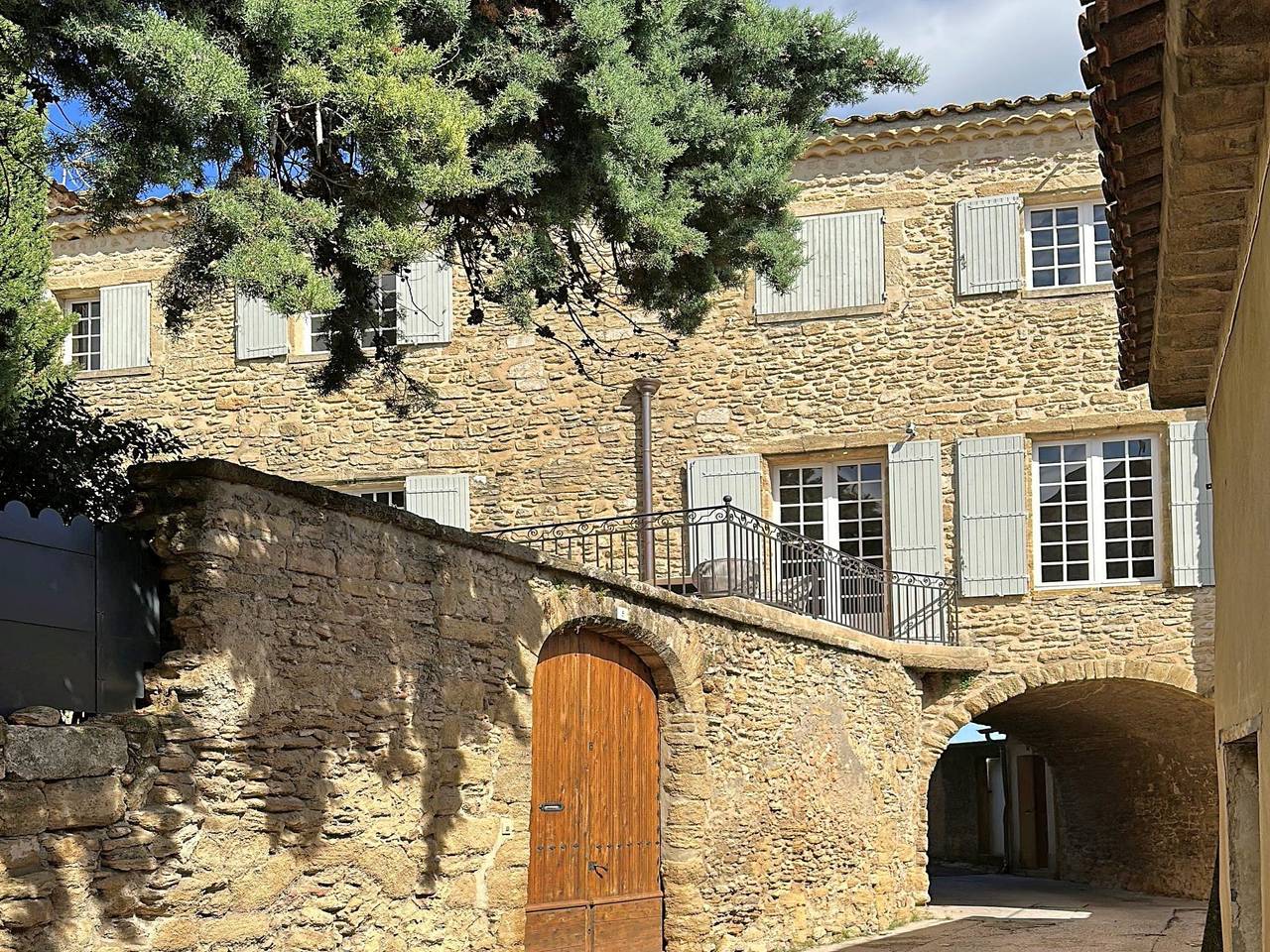Old monastery in the heart of village with pool in Châteauneuf-du-Pape, Vaucluse