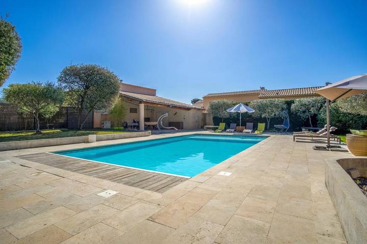 Location de vacances pour 6 personnes, avec jardin ainsi que piscine et vue à Modène - 4