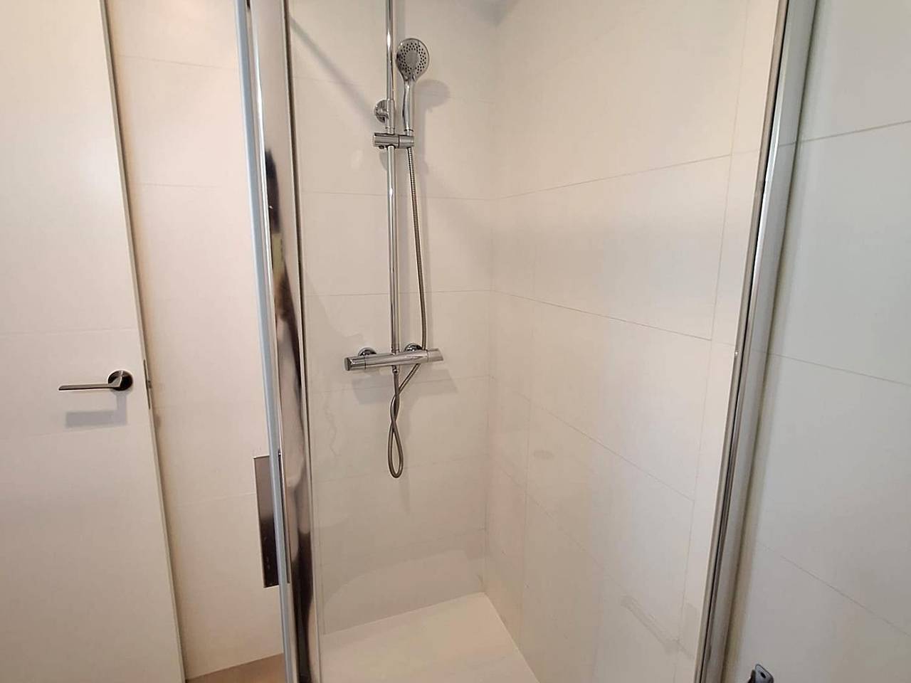 Apartamento vacacional entero, Charming Madrid Ciudad lineal - Coqueto estudio con Ac in Parque de las Avenidas, Madrid