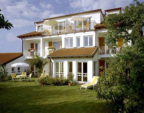 Pension pour 3 personnes, avec Balcon/Terrasse et Terrasse ainsi que Jardin et Vue sur le lac