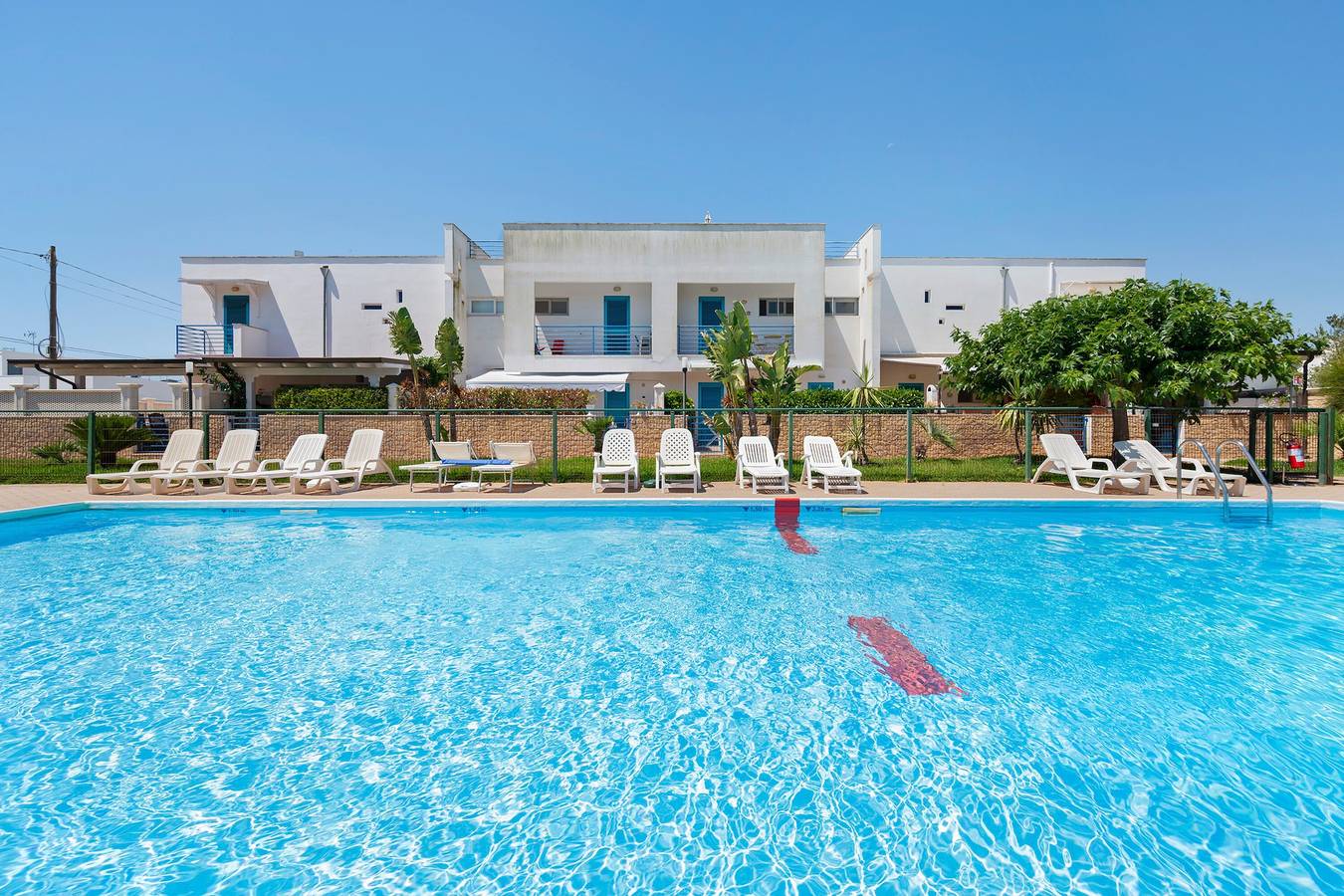 Ferienhaus 'Via Duccio Da Boninsegna' mit Gemeinschaftspool, Terrasse und Wlan in Boncore, Golf von Tarent