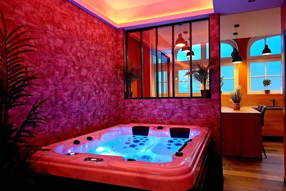 Entire apartment, Upscale Accommodation in Arras, Arras region