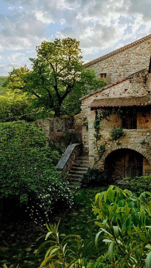 Gîte pour 5 personnes, avec terrasse et jardin, animaux acceptés à Montréal (Rhône-Alpes)