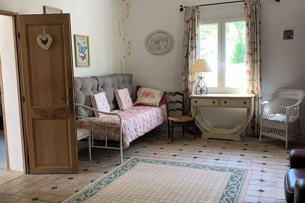 Charming bed and breakfast in Giono country. in Manosque, Regionaler Naturpark Luberon