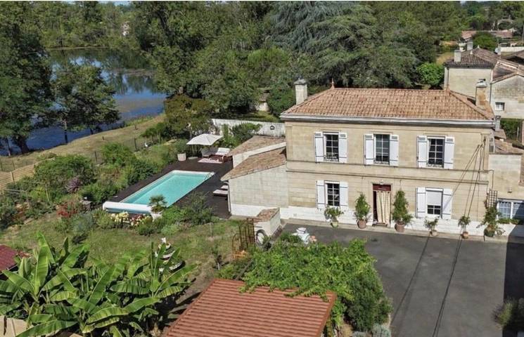 Location de vacances pour 6 personnes, avec vue et piscine ainsi que jardin et vue sur le lac à Izon - 3