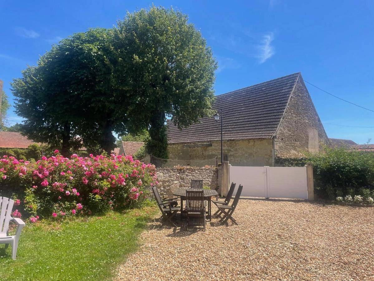 Chez Anne - Chambre avec salle de bain privative in Menetou-Couture, Saint-Amand-Montrond