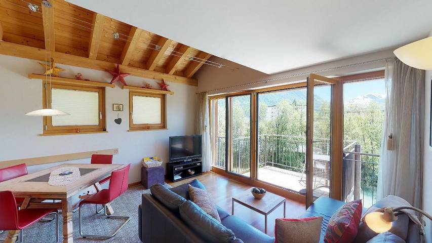 Ferienwohnung für 5 Personen, mit Balkon und Ausblick in Samedan - 2
