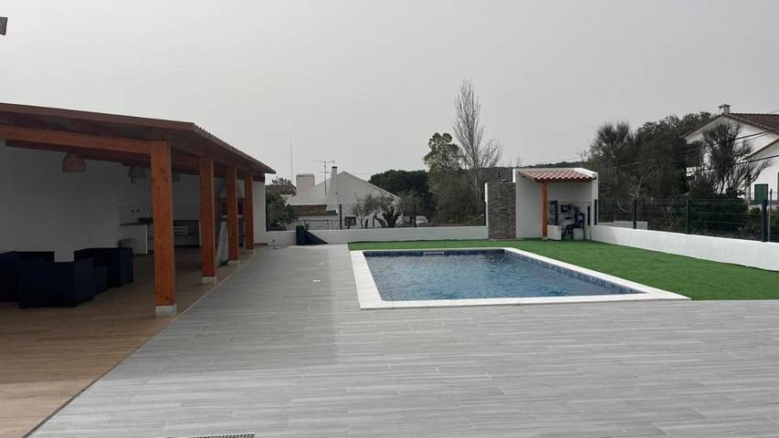 Apartment in São Sebastião da Giesteira e Nossa Senhora da Boa Fé, Distrito de Évora