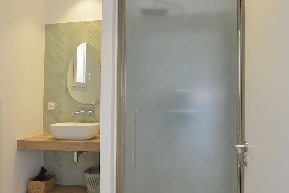 Detached house with view & pool in Barjac, Región de Alès