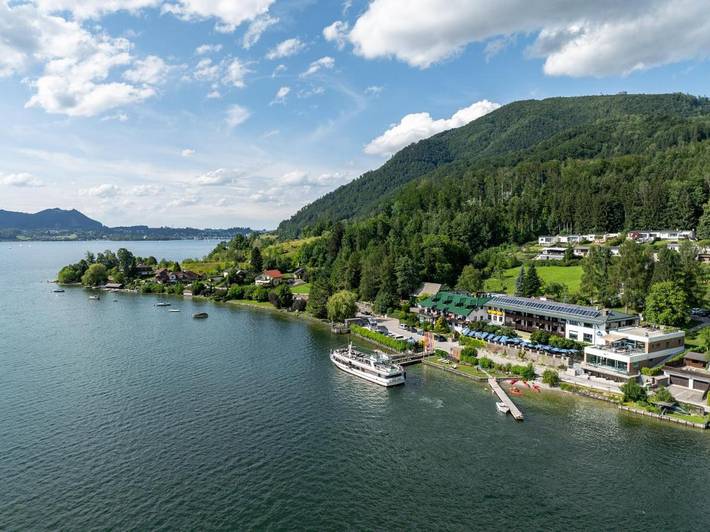 Hotel für 2 Personen, mit Garten und Pool sowie Ausblick und Sauna in Gmunden