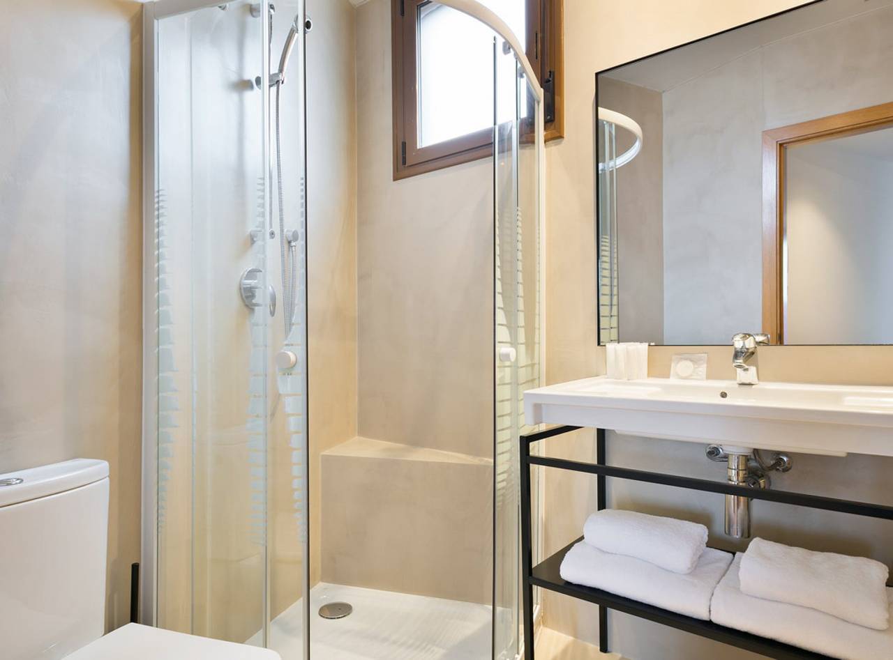Aparthotel para 3 personas con terraza in Centro Barcelona, Barcelona