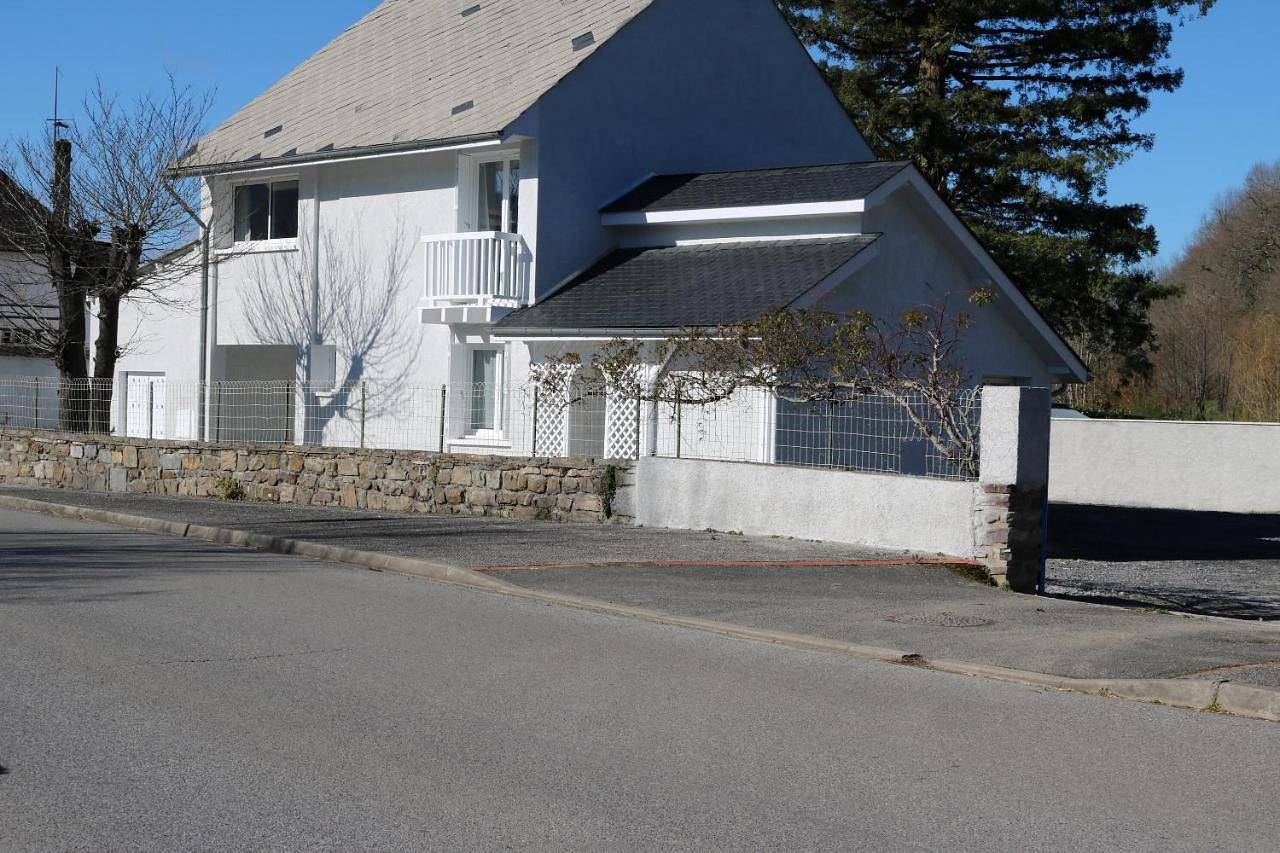 Three-Bedroom House in Arette, Béarn