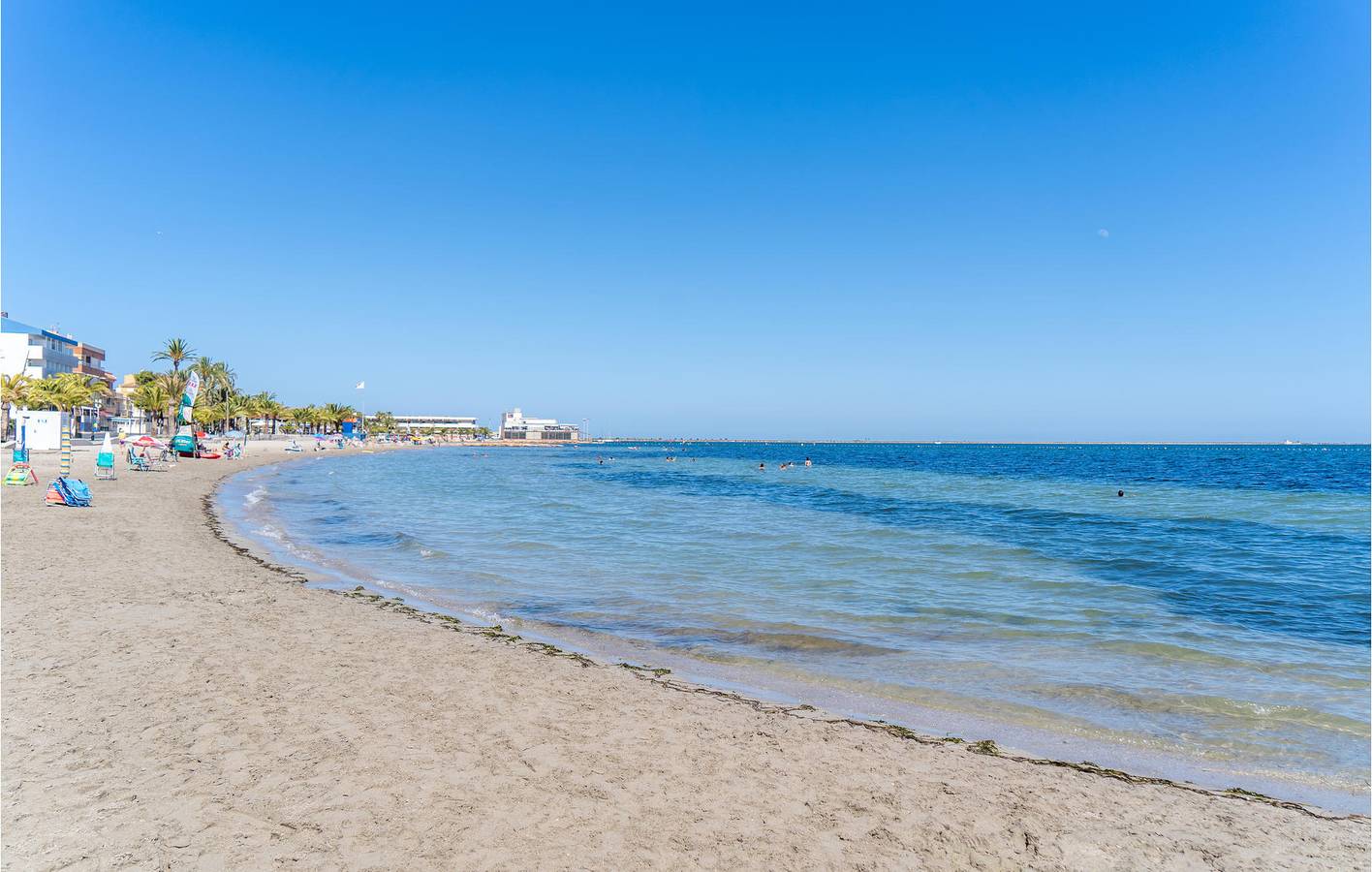 Entire holiday apartment, Beachside Getaway with WIFI, Parking, and a Waterpark! in San Pedro del Pinatar, Costa Cálida