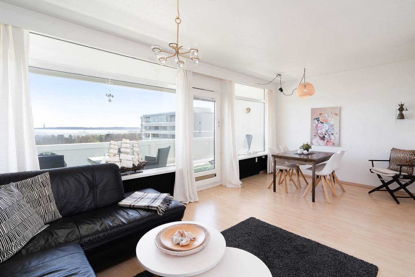 Ganze Wohnung, Helle Ferienwohnung mit Meerblick & Balkon – Schwimmbad Eintritt inklusive in Sierksdorf, Ostholstein