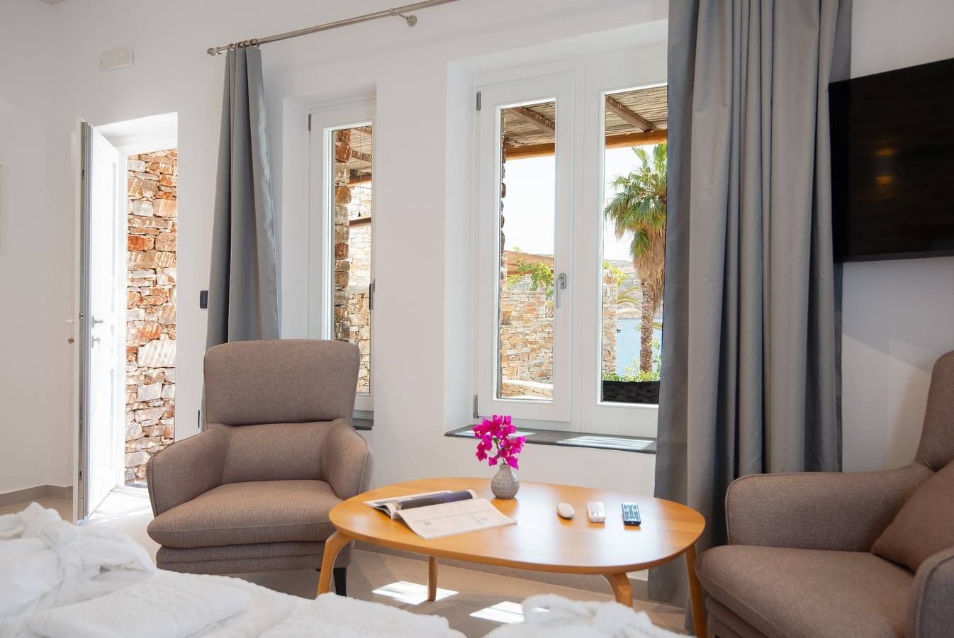 White & Black Suites – Suite Zwei in Platis Gialos Sifnos, Sifnos