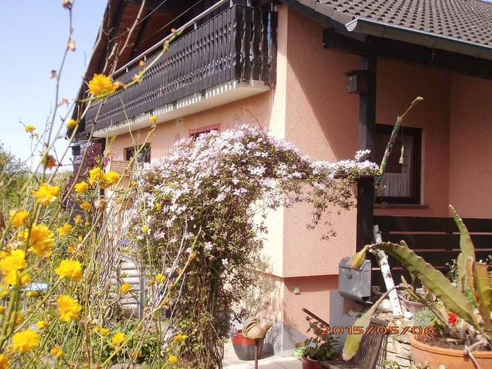 Ferienwohnung für 4 Personen, mit Balkon und Terrasse sowie Garten und Ausblick