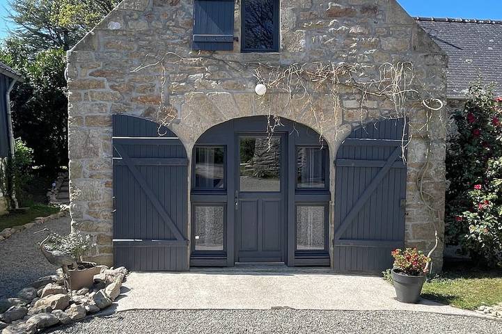 Location de vacances pour 4 personnes, avec jacuzzi ainsi que sauna et piscine, animaux acceptés à Pouldergat