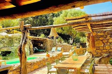 Location de vacances pour 8 personnes, avec jardin et terrasse à Lama