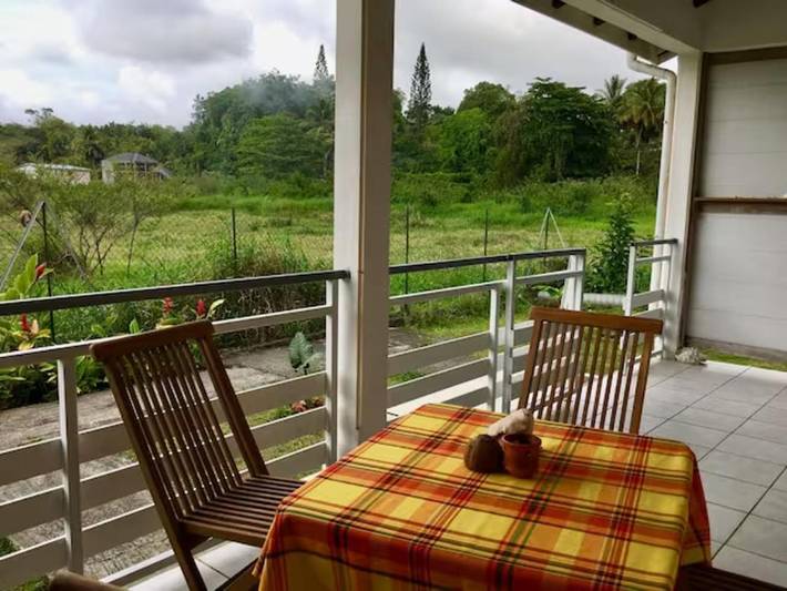 Appartement de vacances pour 5 personnes, avec vue ainsi que jardin et balcon