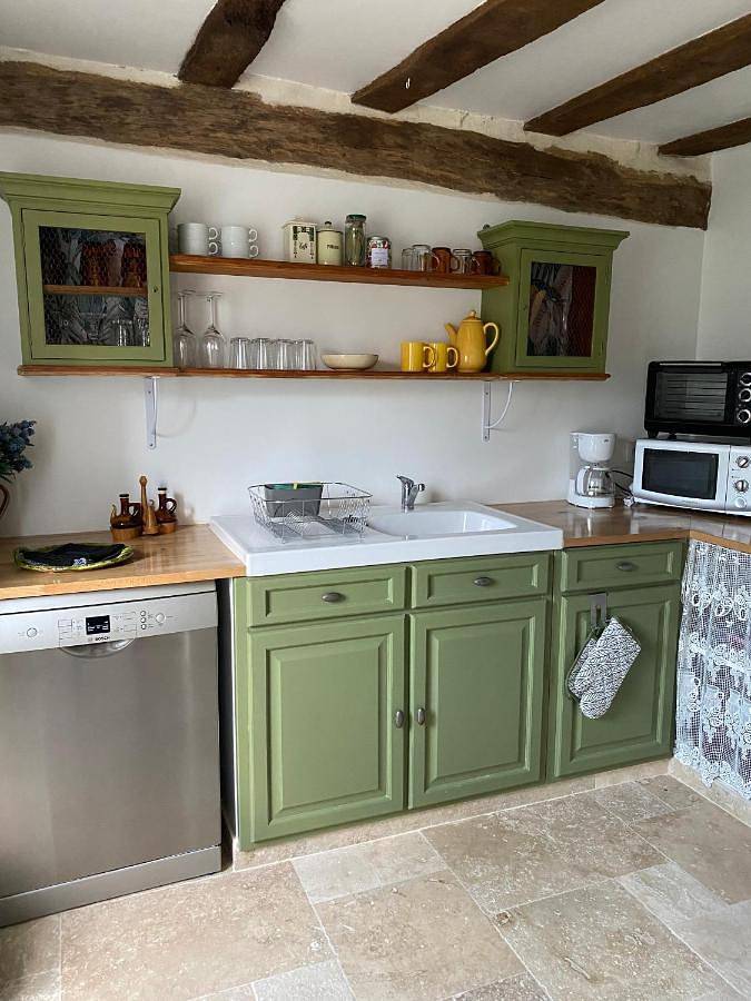 Location de vacances pour 4 personnes, avec jardin ainsi que vue et piscine à Genillé - 3