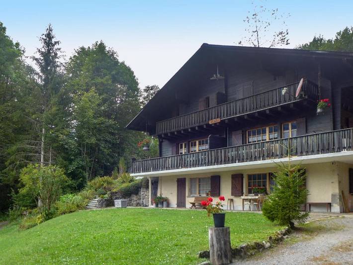 Gîte pour 6 personnes, avec balcon dans Vers-l'Église