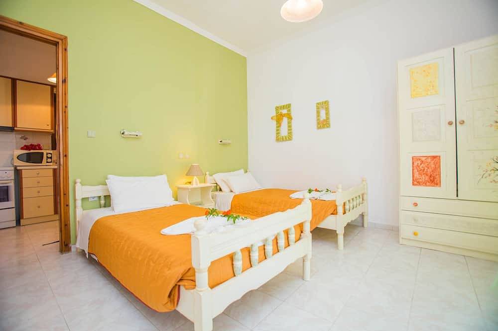 Entire apartment, Ammos Apartments - Marinos 2 bedroom apartment in Ammoudi, Alykes