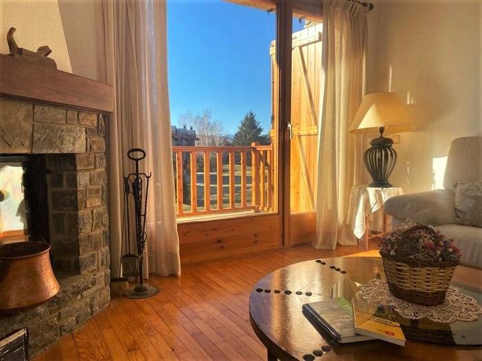 Apartamento vacacional entero, Apartamento 3 hab. Chimenea, Vistas, Lago, Secadora y Wifi in Puigcerdá, Cerdanya