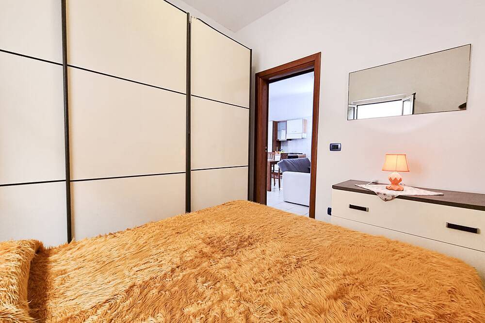 Ganze Wohnung, Seafront villa Rossella with veranda p car in Porto Cesareo, Golf von Tarent