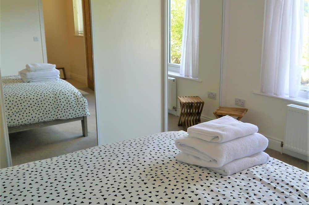 Driftwood -  a house that sleeps 8 guests  in 3 bedrooms in Kippford, Dumfries and Galloway