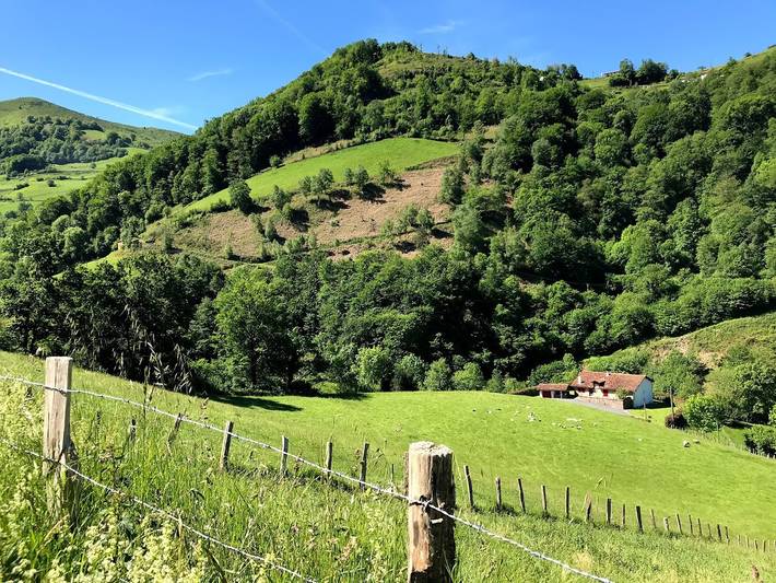 Gîte pour 8 personnes, avec terrasse et jardin à Saint-Étienne-de-Baïgorry - 2