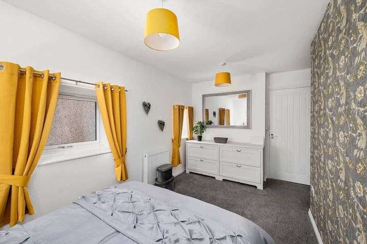 Charming Forfar House + Hot Tub in Angus